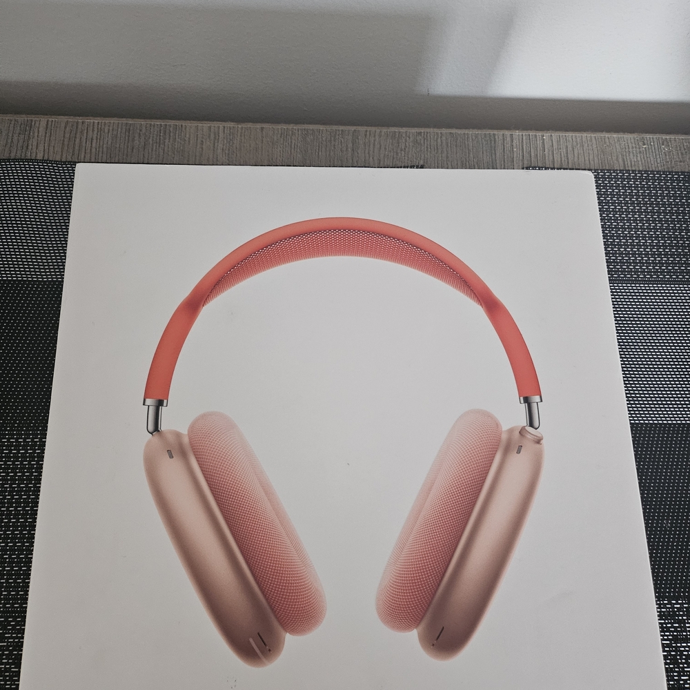 Over-Ear Wireless Headphones - Coral Pink